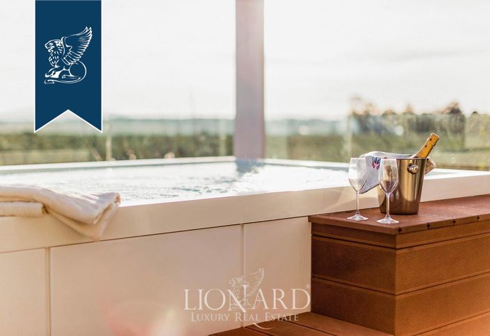 Image No.5-6 Bed Villa for sale