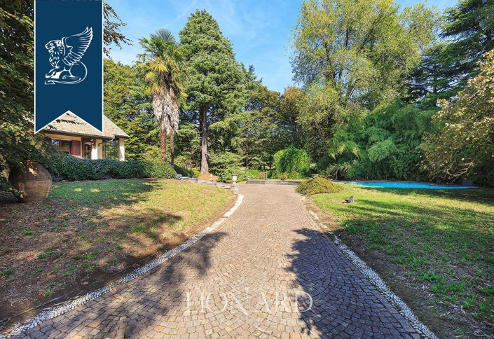 Image No.12-7 Bed Villa for sale