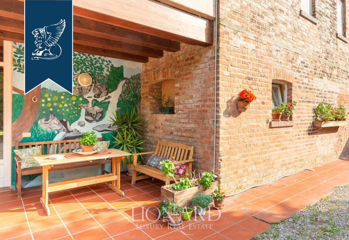 Image No.12-19 Bed Villa for sale