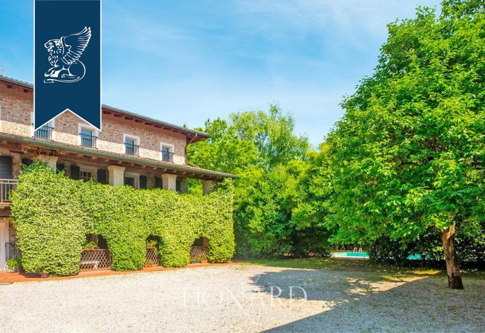 Image No.3-19 Bed Villa for sale