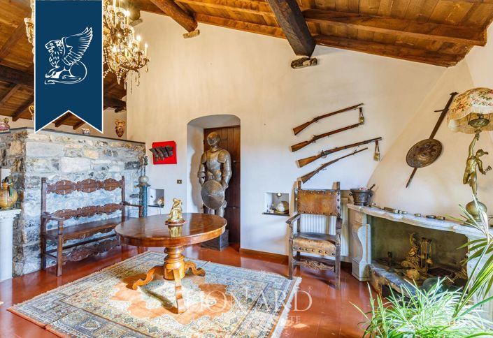 Image No.41-6 Bed Property for sale