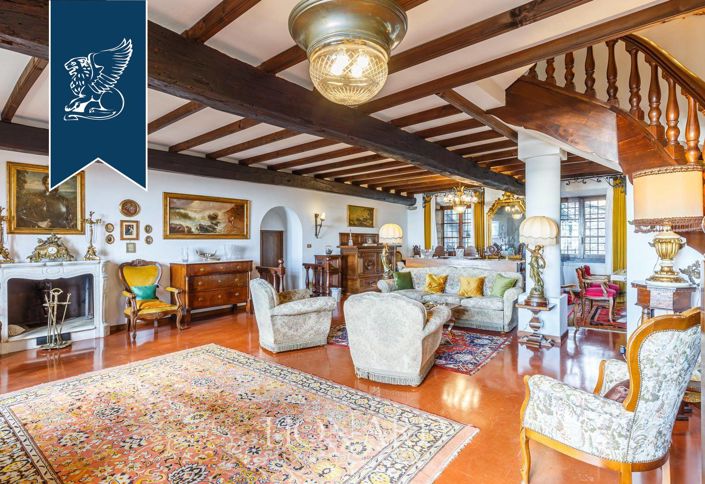 Image No.44-6 Bed Property for sale