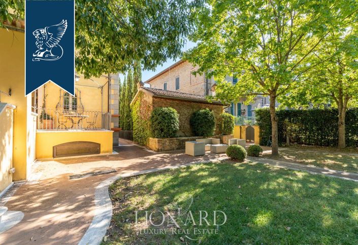 Image No.5-7 Bed Property for sale