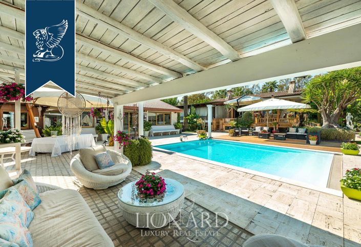 Image No.15-10 Bed Villa for sale