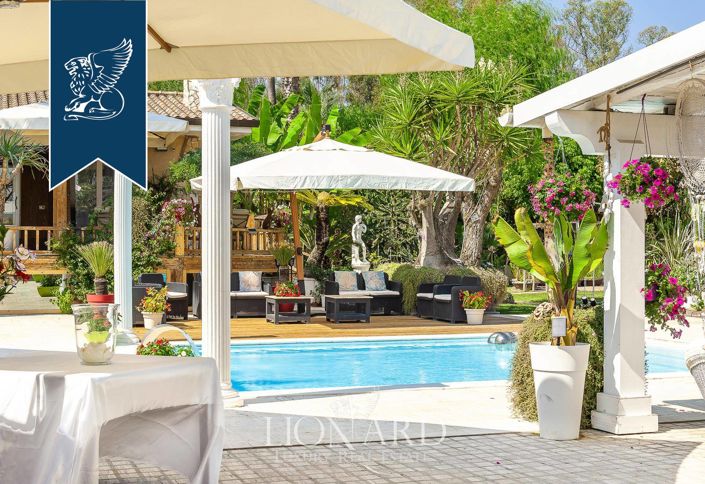 Image No.17-10 Bed Villa for sale