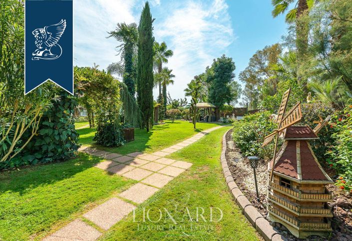 Image No.21-10 Bed Villa for sale