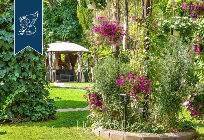 Image No.33-10 Bed Villa for sale