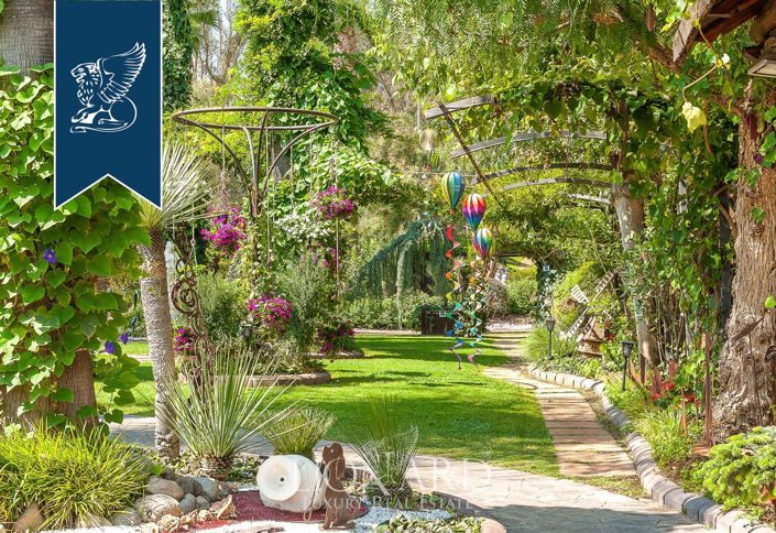 Image No.34-10 Bed Villa for sale