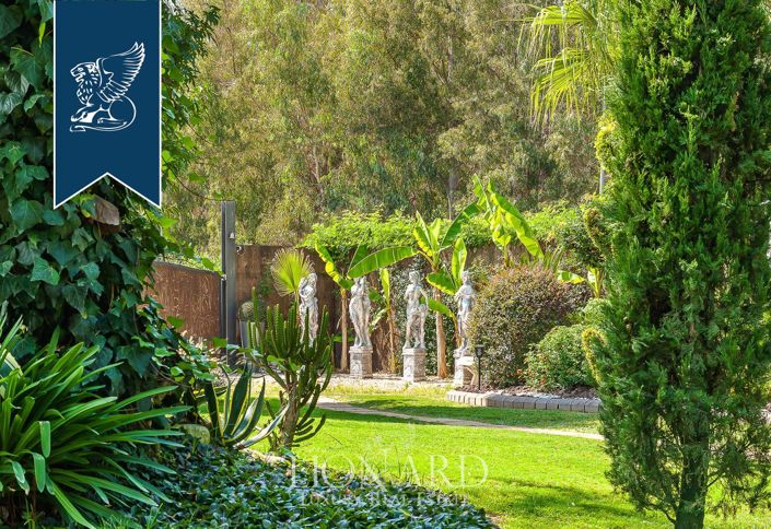 Image No.35-10 Bed Villa for sale