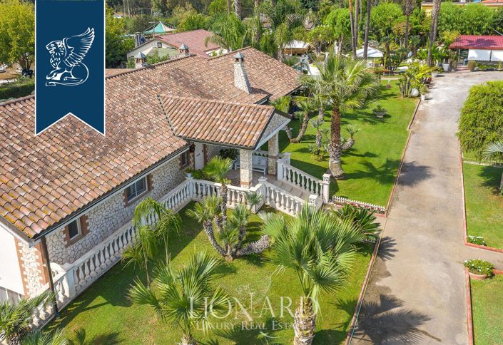 Image No.4-10 Bed Villa for sale