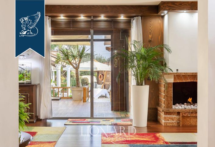 Image No.40-10 Bed Villa for sale