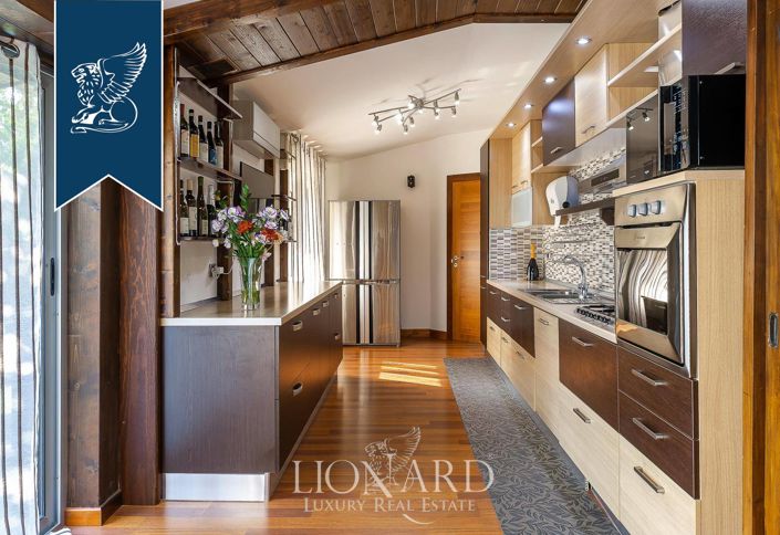 Image No.45-10 Bed Villa for sale