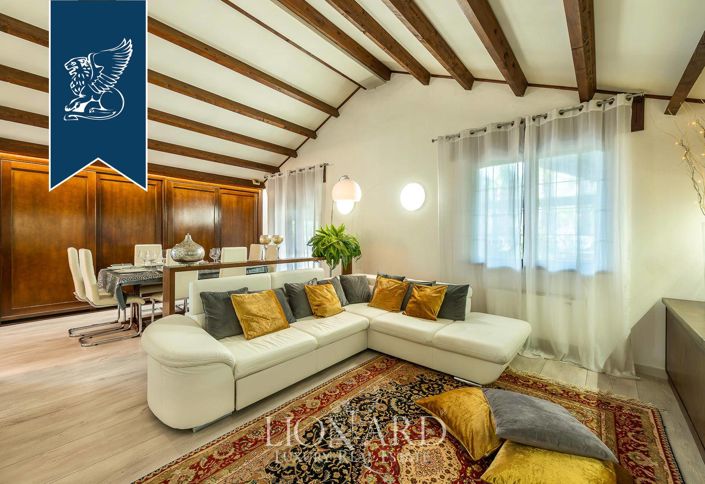 Image No.49-10 Bed Villa for sale