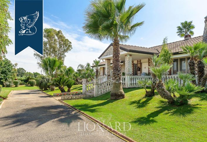 Image No.5-10 Bed Villa for sale