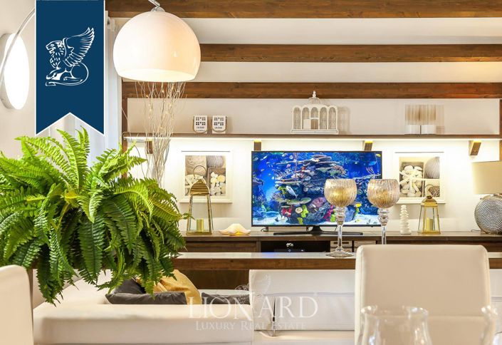 Image No.55-10 Bed Villa for sale