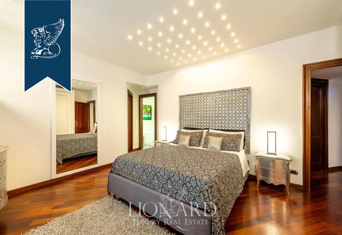 Image No.56-10 Bed Villa for sale