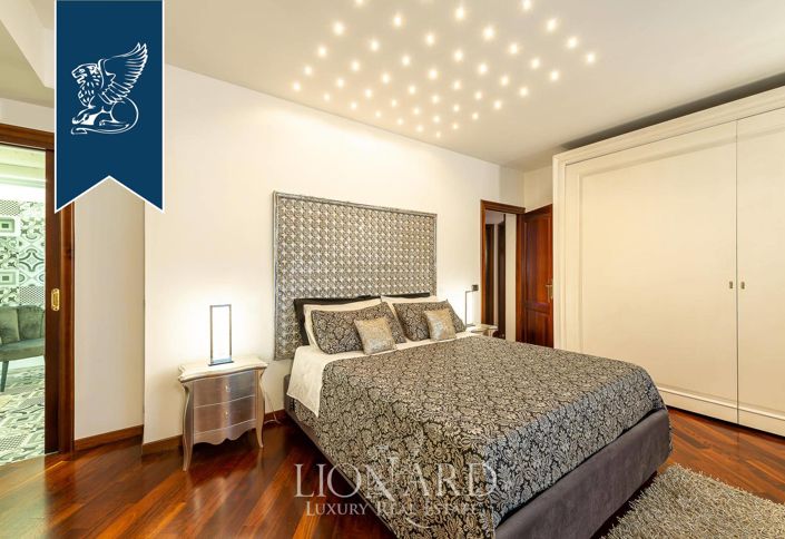 Image No.57-10 Bed Villa for sale