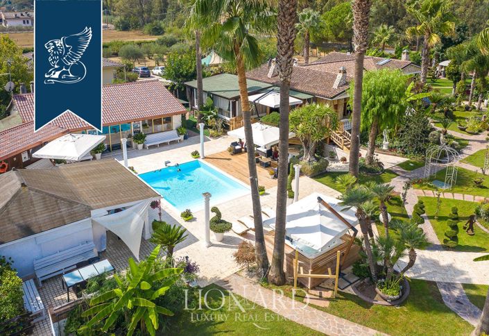 Image No.7-10 Bed Villa for sale