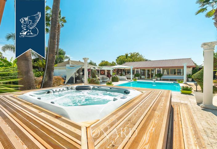 Image No.9-10 Bed Villa for sale