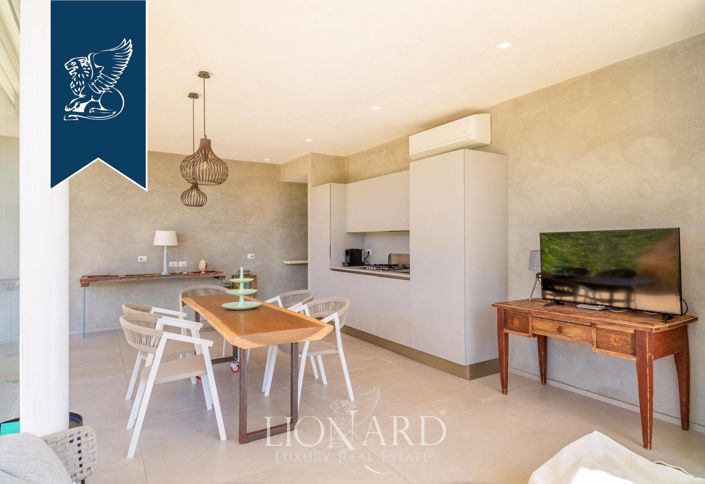 Image No.15-10 Bed Villa for sale