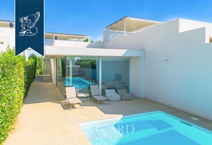 Image No.4-10 Bed Villa for sale