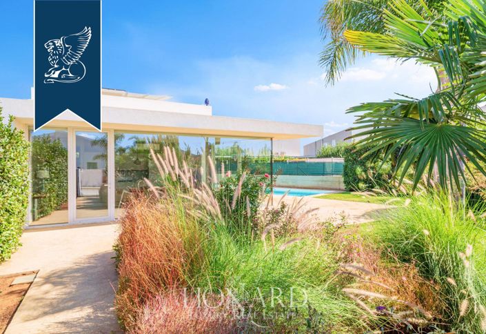 Image No.7-10 Bed Villa for sale