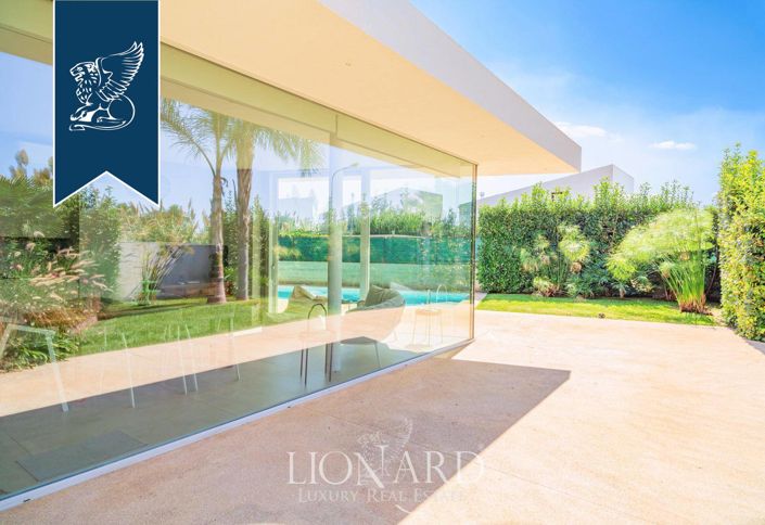 Image No.9-10 Bed Villa for sale