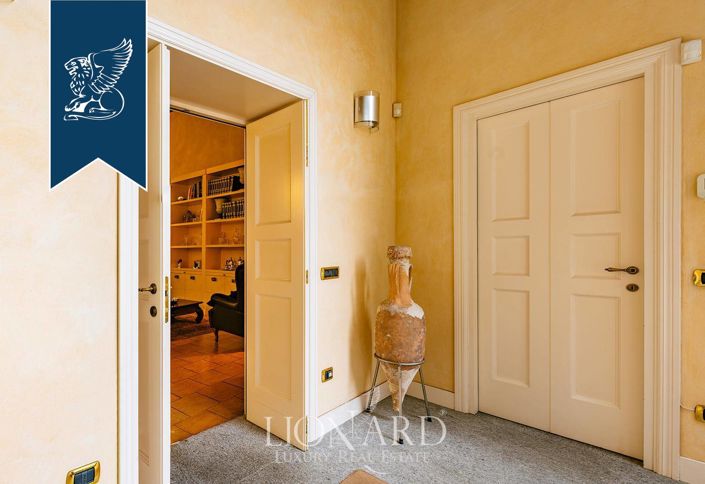 Image No.16-8 Bed Villa for sale