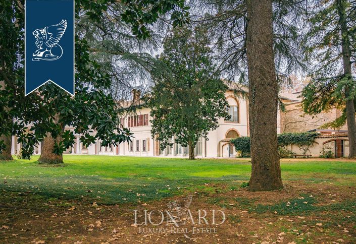 Image No.34-8 Bed Villa for sale