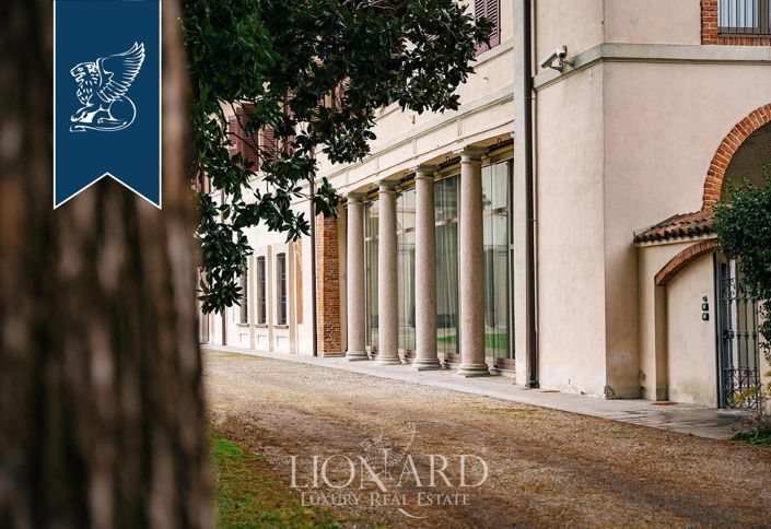 Image No.35-8 Bed Villa for sale