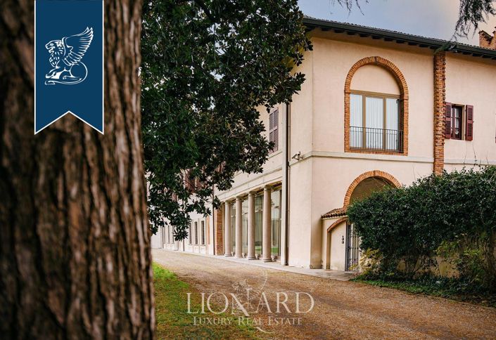 Image No.36-8 Bed Villa for sale