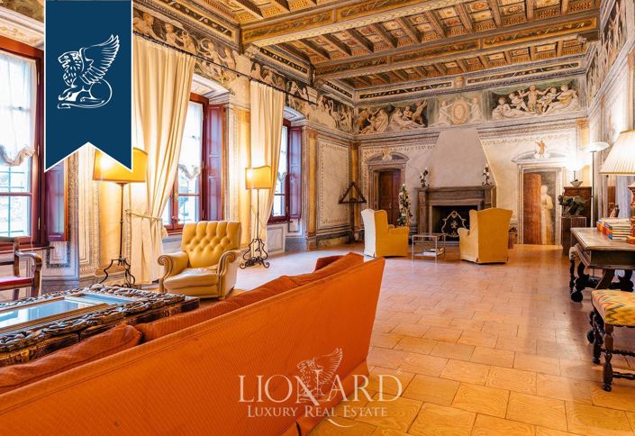 Image No.4-8 Bed Villa for sale