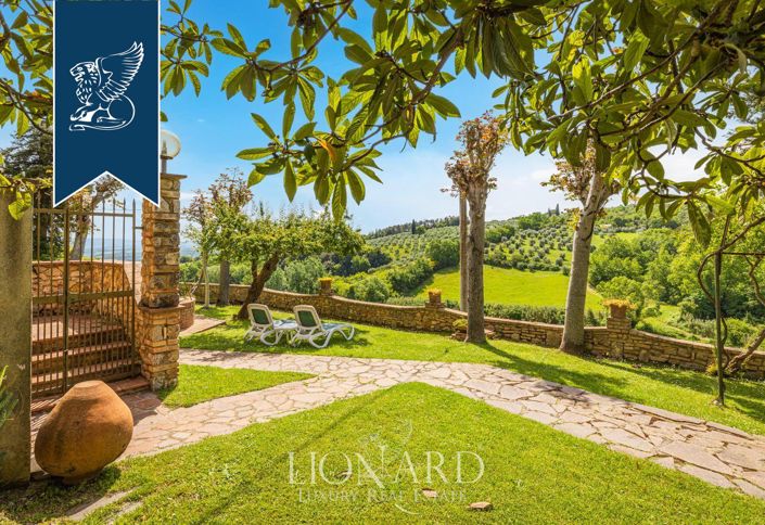 Image No.12-39 Bed Hotel for sale