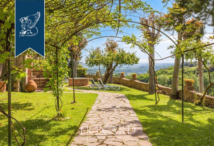 Image No.13-39 Bed Hotel for sale