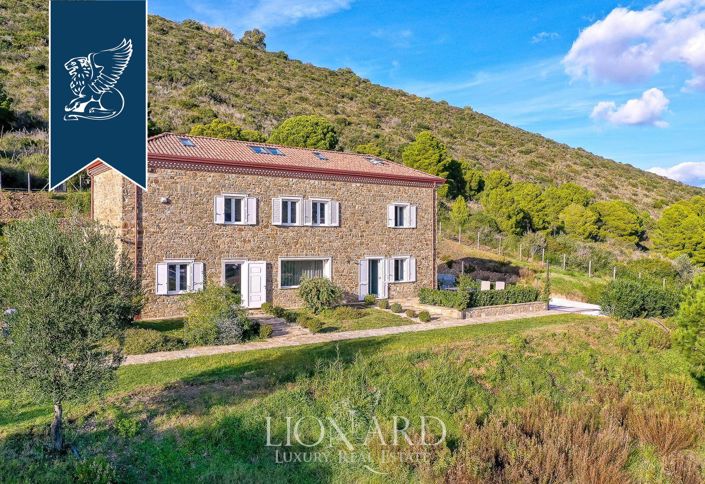 Image No.1-5 Bed Villa for sale