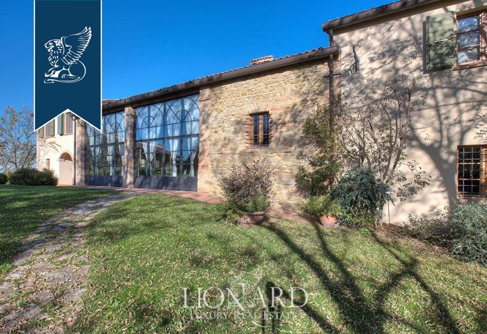 Image No.11-10 Bed Villa for sale