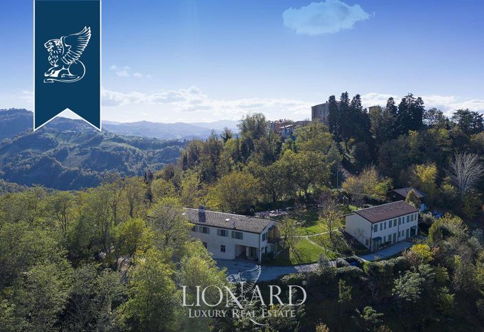 Image No.2-10 Bed Villa for sale