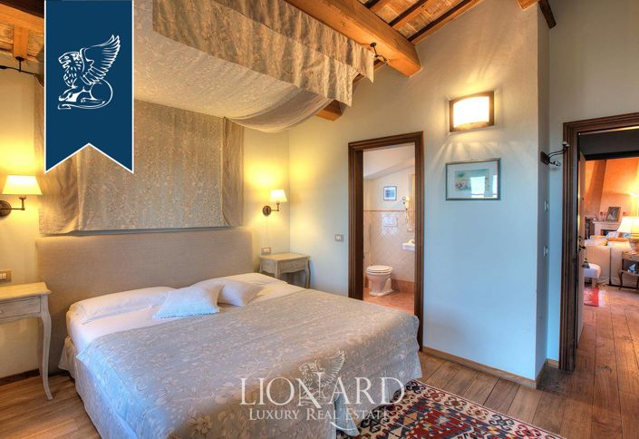 Image No.40-10 Bed Villa for sale