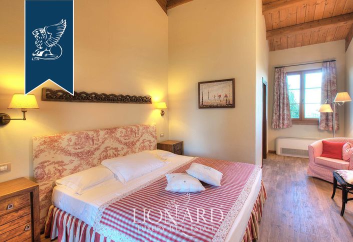 Image No.48-10 Bed Villa for sale