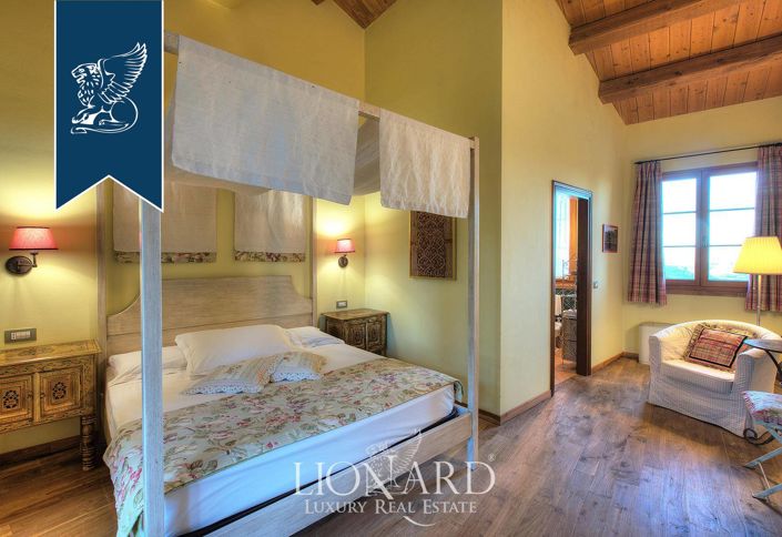 Image No.50-10 Bed Villa for sale