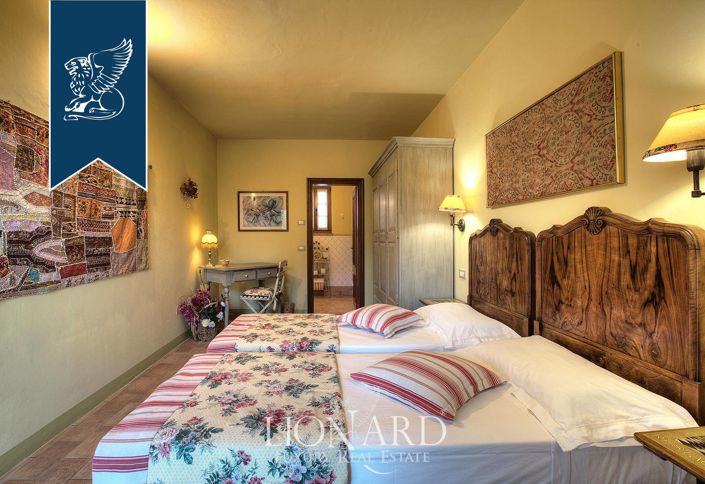 Image No.51-10 Bed Villa for sale