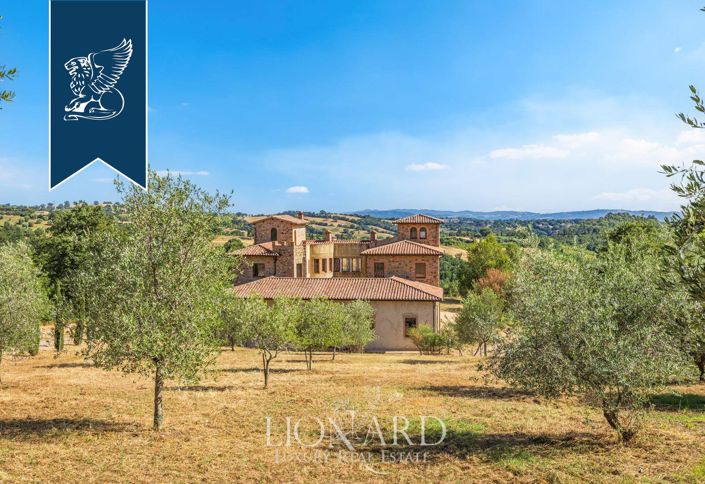 Image No.15-6 Bed Farmhouse for sale