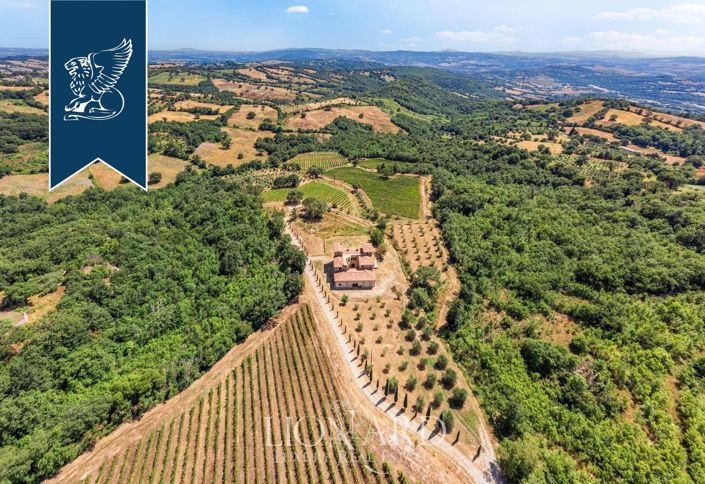 Image No.4-6 Bed Farmhouse for sale