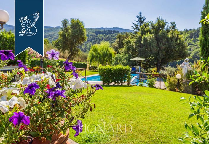 Image No.15-8 Bed Farmhouse for sale