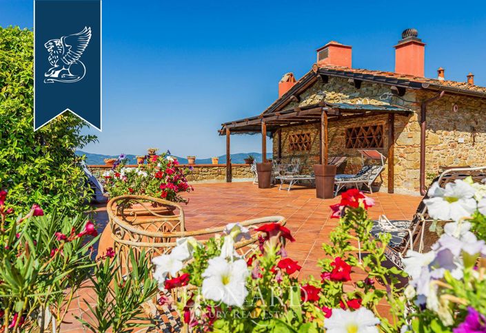 Image No.20-8 Bed Farmhouse for sale