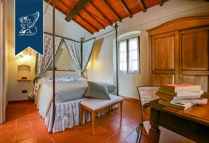 Image No.38-8 Bed Farmhouse for sale