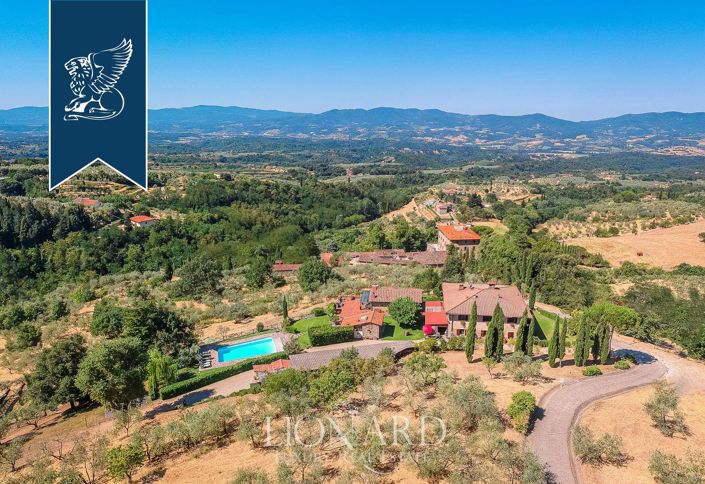 Image No.4-8 Bed Farmhouse for sale