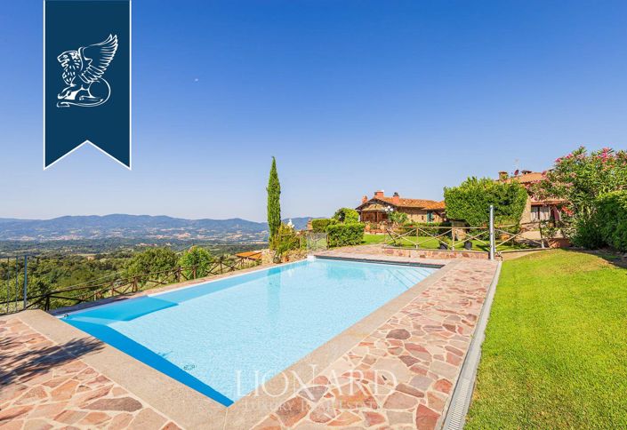 Image No.8-8 Bed Farmhouse for sale