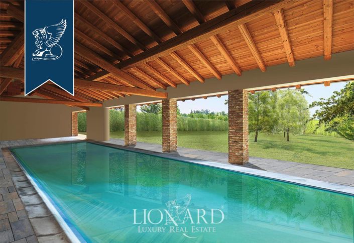 Image No.7-18 Bed Villa for sale