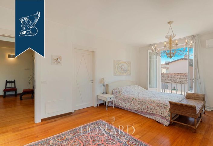 Image No.13-8 Bed Villa for sale